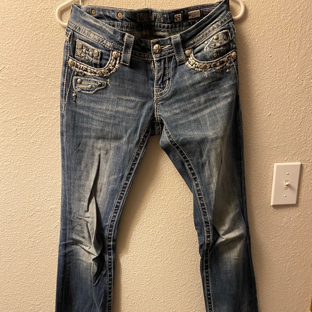 Size 25 miss me jeans, fantastic condition medium wash denim